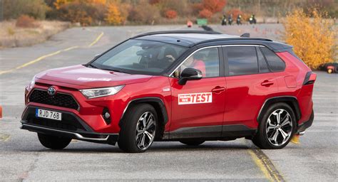 2021 Toyota Rav4 Plug In Hybrid Performs Dangerously In Moose Test