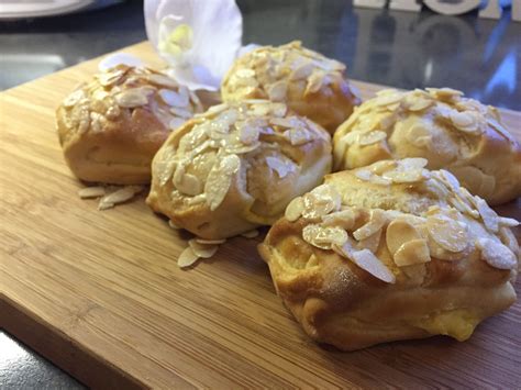 Direkt nach dem backen den springformrand lösen. Bienenstich-Röllchen | Rezept | Bienenstich, Kuchen und ...