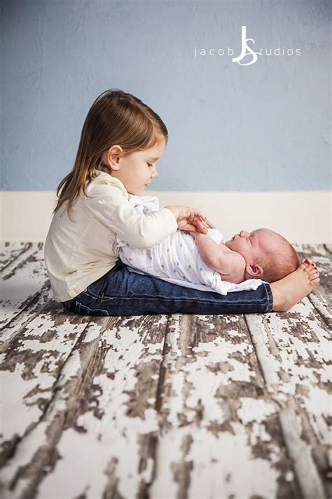 23 Sibling Photo Shoots That Will Make You Want Another Baby Sibling