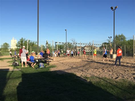 For sports fans, it's plenty of cold beers and plasma screens so that they. Outdoor Summer Leagues - McPete's Sports Bar & Lanes