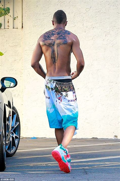 Последние твиты от nick cannon (@nickcannon). Nick Cannon Got His Mariah Carey Tattoo Covered Up | Complex