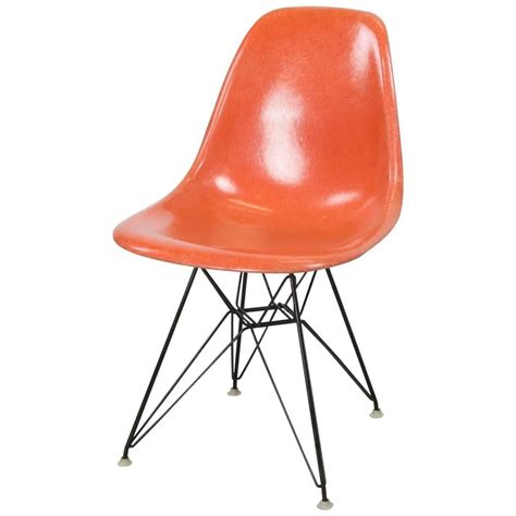 A variant of the classic dsw, made from high quality abs plastic and chrome in a range of colours. DSR Eiffel Base Side Chair by Charles and Ray Eames for ...