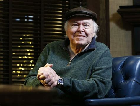 Country Musics Roy Clark Dies Star A Guitar Virtuoso But Showed