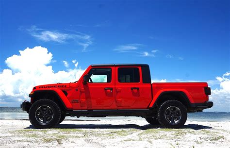 Jeeps New Gladiator Pickup Is Practical Magic Naples Illustrated