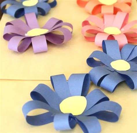 Simple 3d Paper Flowers Construction Paper Flowers Paper Flowers For