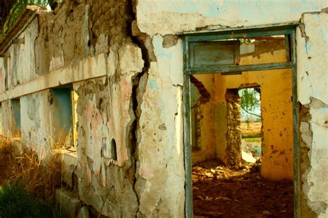 gambar kayu rumah jendela gang dinding desa gubuk kehancuran