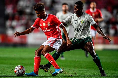 Gedson carvalho fernandes is a portuguese professional footballer who plays as a midfielder for süper lig club galatasaray, on loan from ben. Gedson Fernandes giocherà nel Tottenham: è atteso a Londra