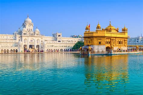 The roots of indian history lie in its historic forts, the ancient temples, and the alluring mughal architecture. Golden Temple, Amritsar: Magnificent and Divine Footprint ...