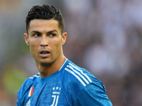 Полное имя — криштиану роналду душ сантош авейру (cristiano ronaldo dos santos aveiro). As Cristiano Ronaldo turns 35, here's a look at all ...