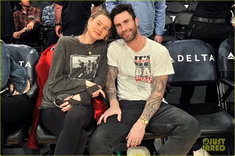 Adam Levine And Pregnant Behati Prinsloo Enjoy A Courtside Date Night At Lakers Game Photo