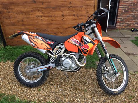 In keeping with ktm tradition, the frames are made from high quality, lightweight all 2013 ktm exc models are designed with a lightweight, cast aluminium swingarm featuring direct linkage of the pds shock absorber on the upper side. 2009 KTM 450 EXC Racing: pics, specs and information ...