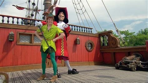 Peter Pan And Captain Hook On A Adventure At Disneyland Paris Youtube