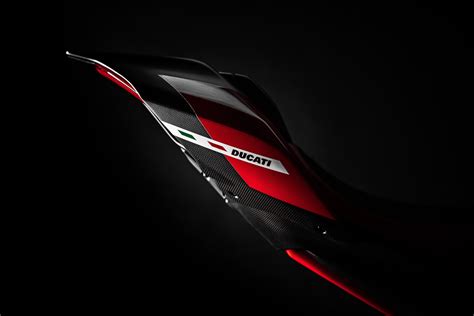It is available in only 1 variant and 2 colours. 2020-ducati-superleggera-v4-panigale-price-specs-official ...