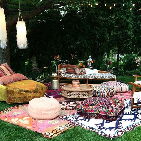 Love Outdoor Lounging This New Boho Party Trend Is For You Boho