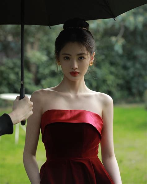Yiyeisabella In 2022 Asian Beauty Girl Beautiful Chinese Women Glam Dresses
