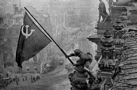 Tdih May 2 1945 World War Ii The Soviet Union Announces The Fall Of
