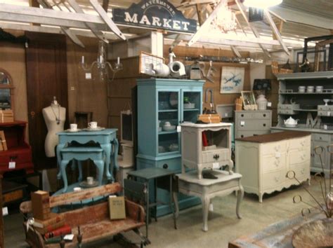 Have a booth already, but it needs a little something more? decorating an antique booth | ... things in Waterhouse Market Booth at Arkansas Peddlers Antique ...