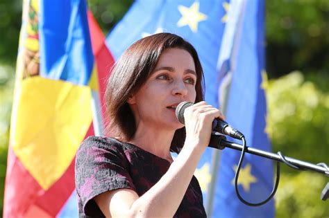 Noi putem construi o altfel de țară, în care se poate trăi mai bine aici, acasă. Maia Sandu: Μια ιστορική ημέρα για τη Μολδαβία - Η πρώτη ...