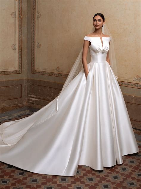 Cassiopeia Esküvői Ruha Vásárlás Tündöklő Elegancia Wedding Dress