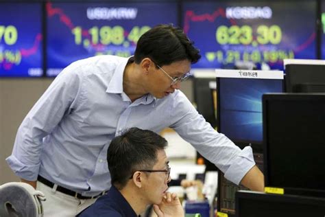 Asia Stocks Mixed After Wall Street Rebound