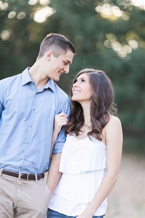 Oak Glen Rustic Outdoor Engagement Photographer Cute Outdoor Poses For Engagement Photoshoot