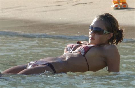 Nackte Jessica Alba In Beach Babes