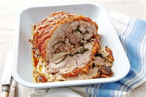 Combine salt, garlic powder and pepper in a bowl and mix well. Crispy roast pork shoulder (porchetta)