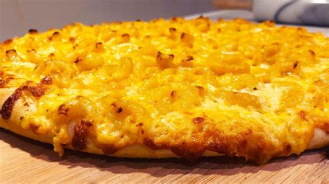 Cheese Lovers Macaroni And Cheese Pizza Youtube