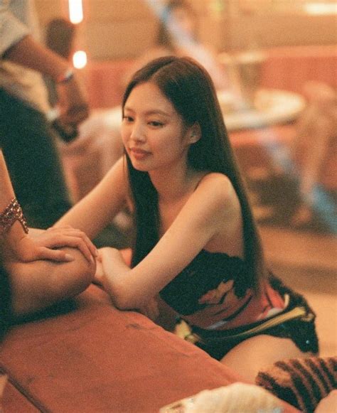 jennie random things on Twitter this jennies outfit in the idol are just chefs kiss ୨୧