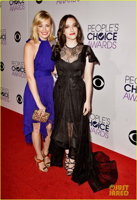 2 Broke Girls Kat Dennings And Beth Behrs Are 2 Stylish Ladies At The Peoples Choice Awards 2015