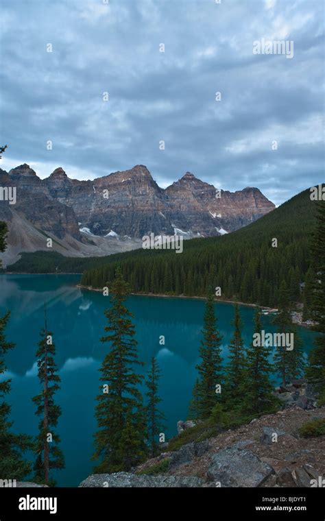 Moraine Lake Banff National Park Alberta Canada Stock Photo Alamy