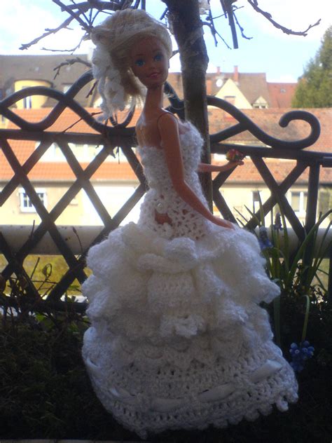 Bei ihrem hochzeitskleid blieb es nicht. Crochet/Häkel Weddindress/Hochzeitskleid | Barbie ...