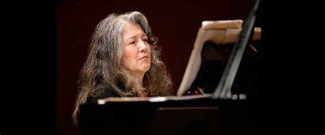 Nun sind martha argerich (klavier) und renaud capuçon (violine) live im internet zu erleben. FRANZ LISZT CHAMBER ORCHESTRA Pianista MARTHA ARGERICH ...