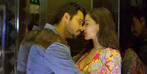 Pakistani Actress Humaima Malik Bubblews Movies Kissing Scenes
