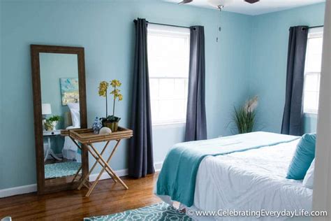 Tips For How To Stage A Bedroom To Sell Celebrating