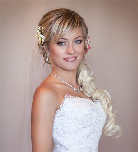 21 Charming Brides Wedding Hairstyles With Bangs Hairstyle Camp