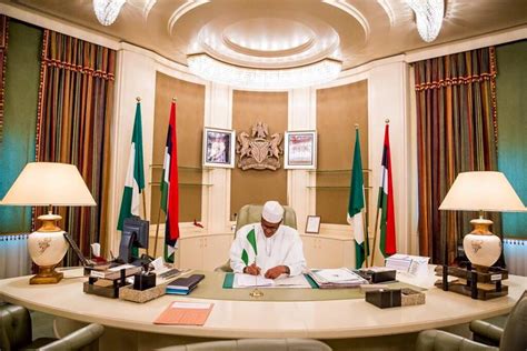 President Buhari Says He Sometimes Get Lost In Aso Rock Villa