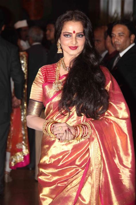 Famous bollywood actress sagarika ghatge, shattered many hearts when she tied the knot with cricketer zaheer khan on november 23, 2017. Celebs @ Actress Genelia Wedding Reception Photos Stills ...