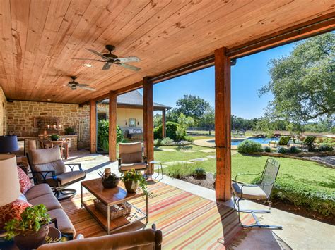 Heres Whats Hot — And Not — For Outdoor Living Spaces