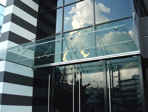 Columbia glazing is a leading manufacturer of overhead glazing including skylights and canopies. Glass canopies: Frameless glass canopy