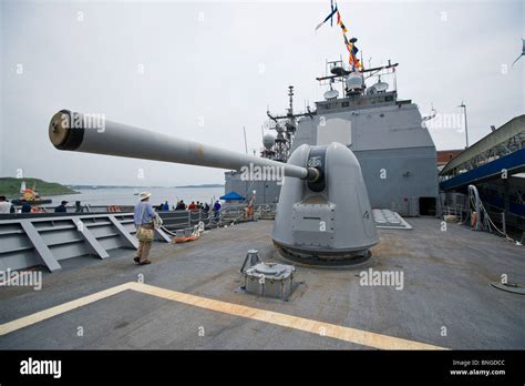5 Inch Naval Gun Hi Res Stock Photography And Images Alamy
