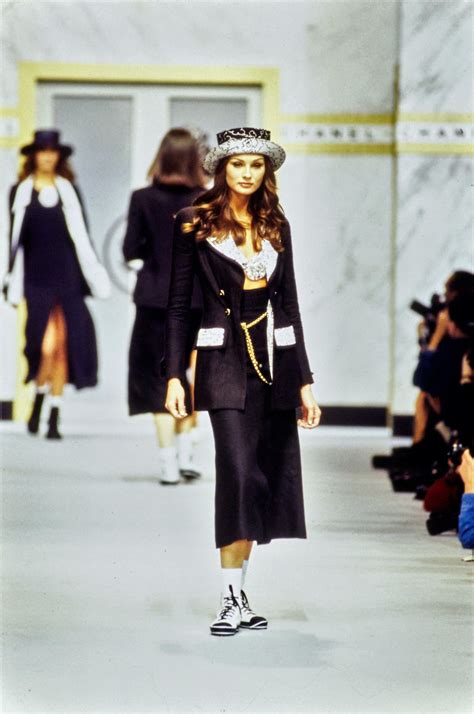 Hier können sie alles verkaufen und auch suchen, was mit dem schönsten tag im leben. Chanel Spring 1993 Ready-to-Wear Fashion Show Collection ...
