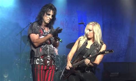 Guitarist NITA STRAUSS Performs With ALICE COOPER For First Time Video BLABBERMOUTH NET