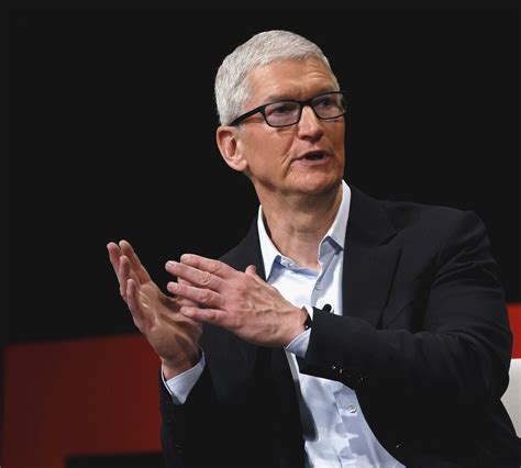 Apple Ceo Tim Cook To Take More Than 40 Pay Cut
