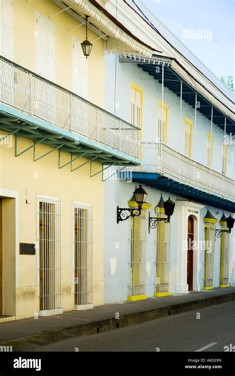 la academia dominicana de le historia la medicina y la lengua calle mercedes zona colonial