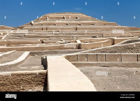 Nasca O Piramide Di Nazca Al Sito Archeologico Di Chahuachi Nel Deserto