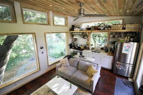 Check these amazing 400 sq ft tiny house floor plans on wheels with a loft. 400 Sq. Ft. Tiny Urban Cabin - It Even Has A Baby Room!