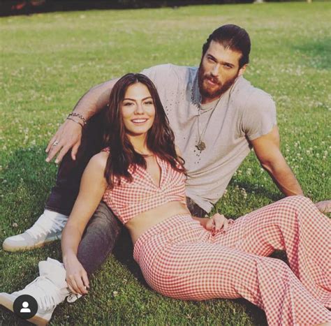 Demet özdemir & can yaman ikilisini takımlarına dahil etmek isteyen jüri üyeleri kendi aralarında mücadele etti. Can Yaman nad Demet Ozdemir - Celeb Face - Know Everything ...