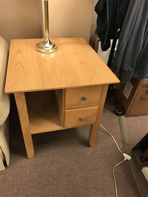 Each leaf is 12 inches wide, making a maximum table width of 78 inches when all three leaves are used. PAIR OF BROYHILL END TABLES | Delmarva Furniture Consignment