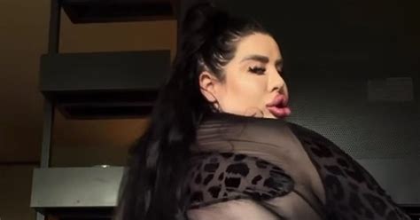 Woman Who Wants Worlds Biggest Bum Flaunts Progress By Twerking On